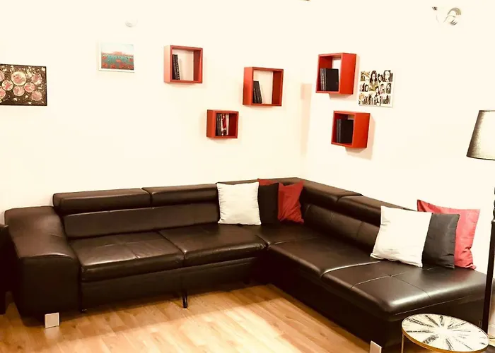 Babalu Con Vista Арона